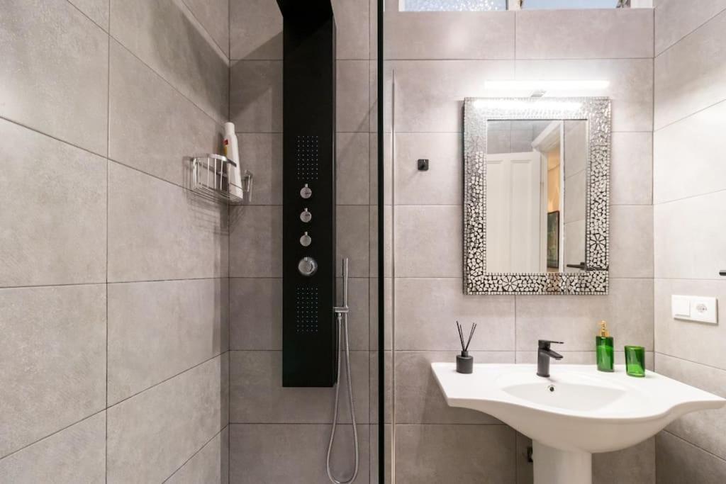 Apartamento Balmoralia En Puerto Chico. A Un Paso De La Bahia